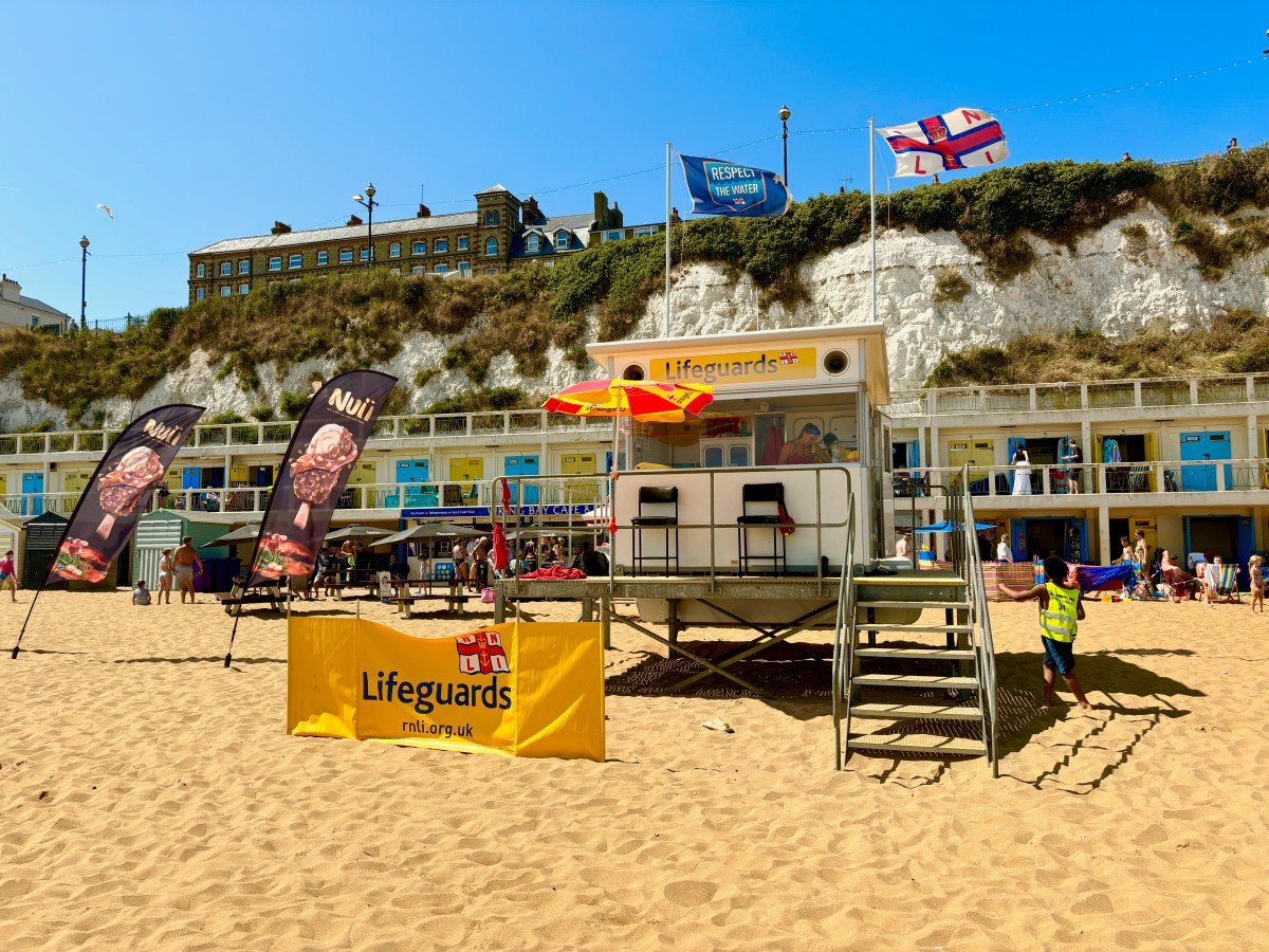 Top Beach Safety Tips: Essential Advice for a Safe Day at the&nbsp;Seaside