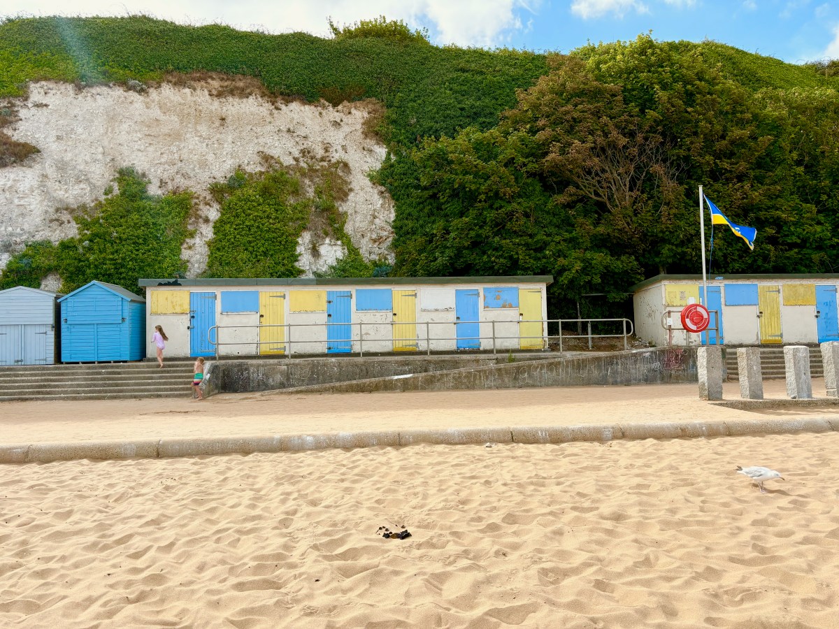 Best Family-Friendly Beaches in Kent (2025): Safe, Sandy & Full of&nbsp;Amenities