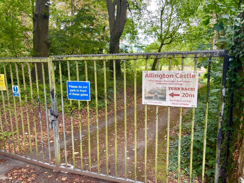 Allington Castle (closed gate)